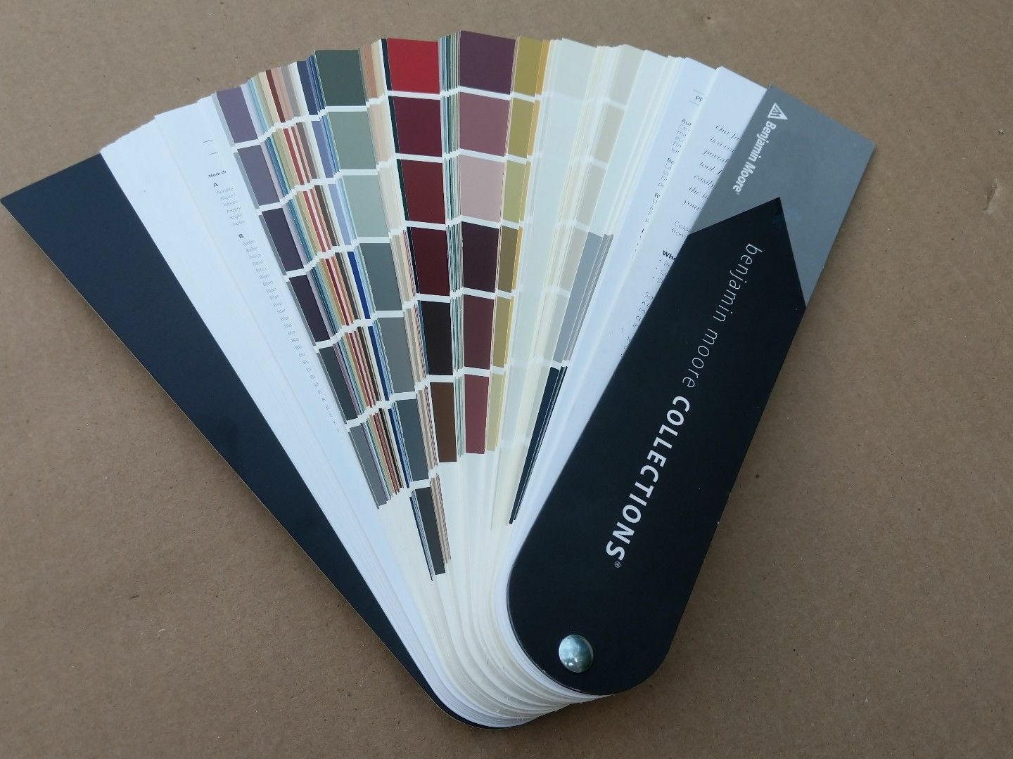 Benjamin Moore Classics Fan Deck